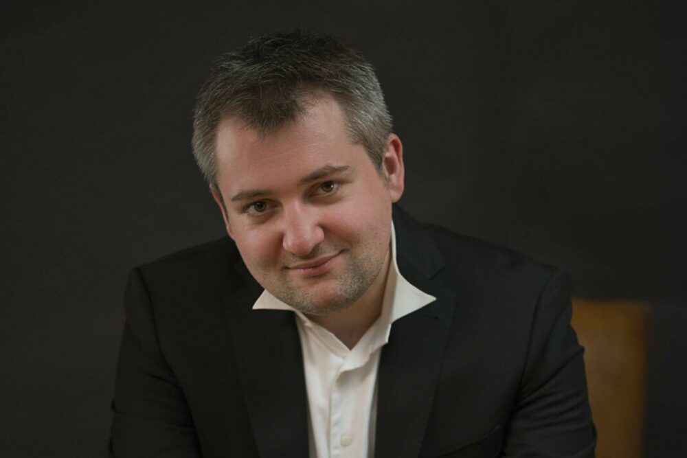 Thibault Noally, chef de l'ensemble Les Accents